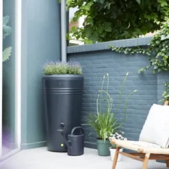 Elho Green Basics Regenton -Groen Tuin Pro Verkoopwinkel elho green basics regenton 665x1000 625fdb2d44bbf l