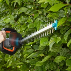 GARDENA Accu Heggenschaar ComfortCut 60/18V P4A Solo -Groen Tuin Pro Verkoopwinkel gardena accu heggenschaar comfortcut 60 18v p4a solo 1500x1000 640af31d43994 l